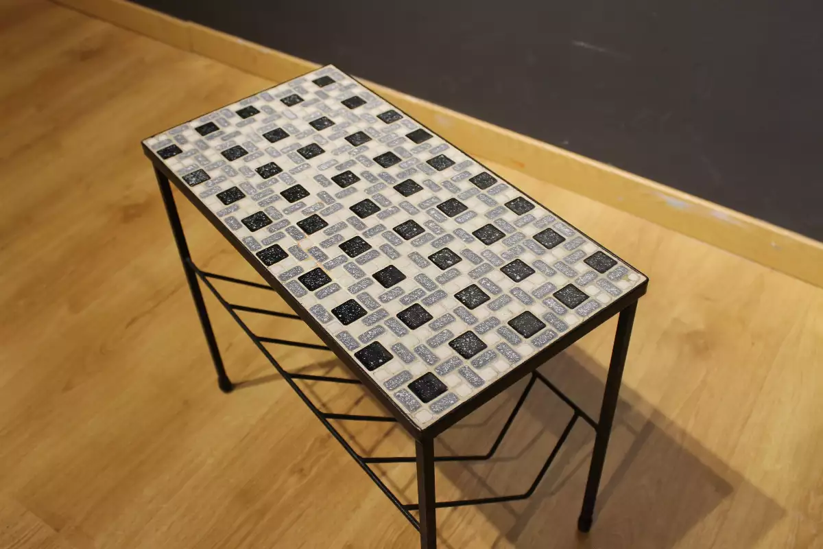 Table d'appoint porte-revue, années 50